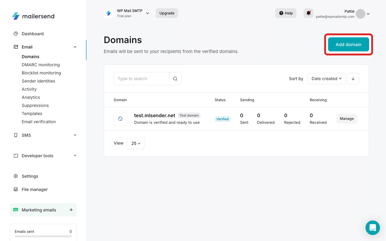 Botão «Adicionar domínio» na página «Domínios»