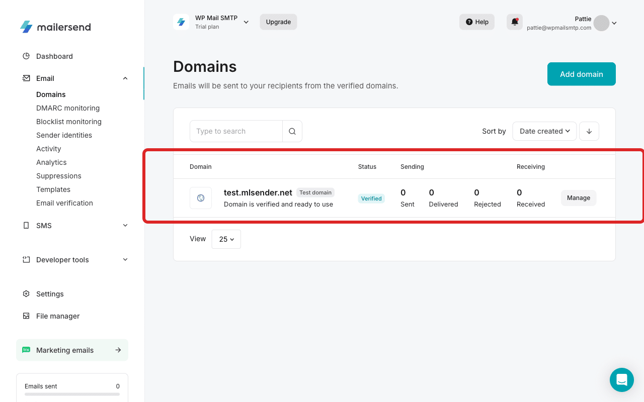 Lista de domínios que mostra o estado da verificação dos domínios